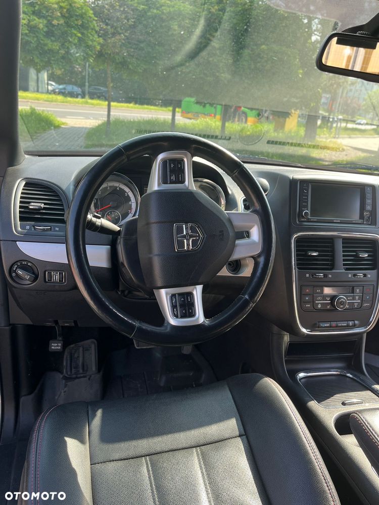 Dodge Grand Caravan - 5