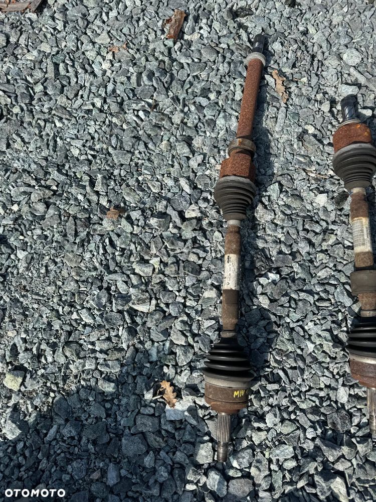 Półoś prawa długa Renault Megane IV 1.2 TCE - 1