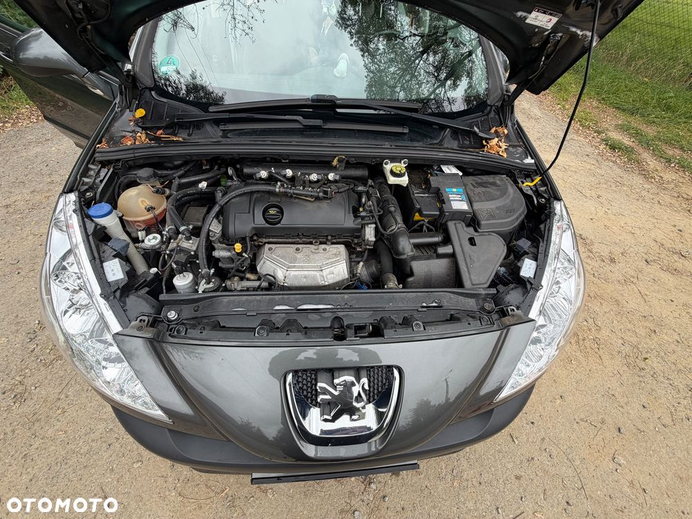 Peugeot 308 - 8
