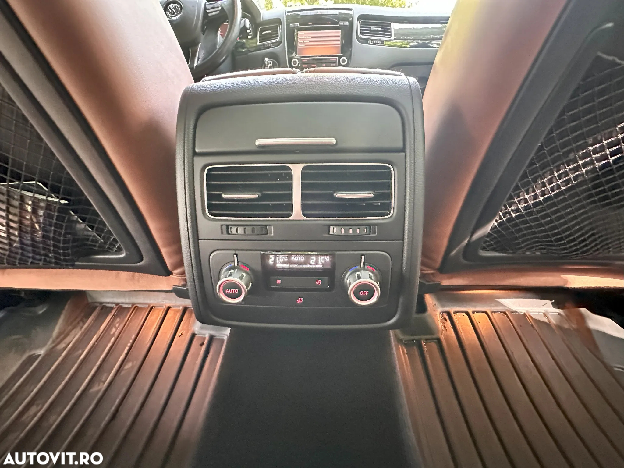 Volkswagen Touareg 3.0 V6 TDI BMT - 23