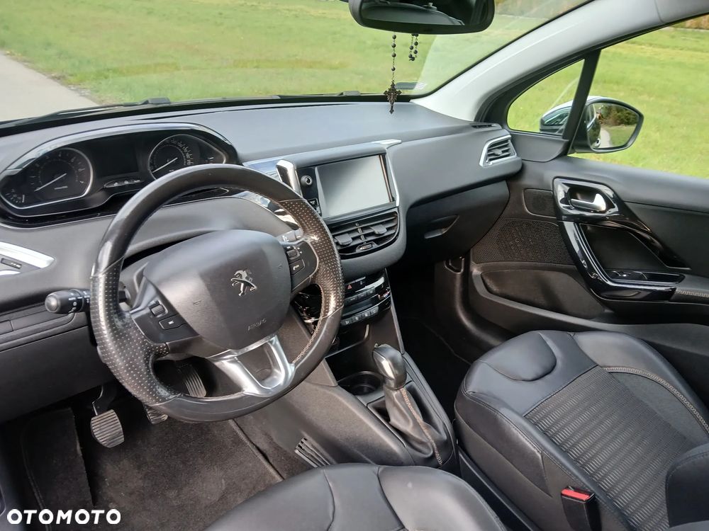 Peugeot 208 120 VTI Allure - 10