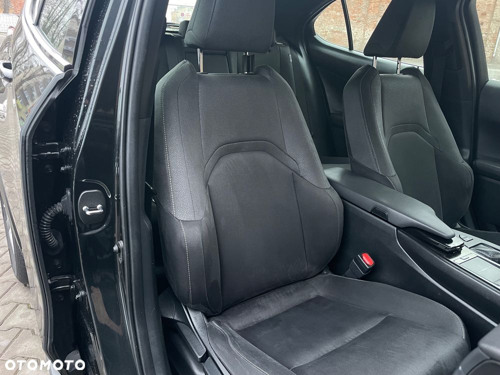 Lexus UX 250h Business Edition - 14