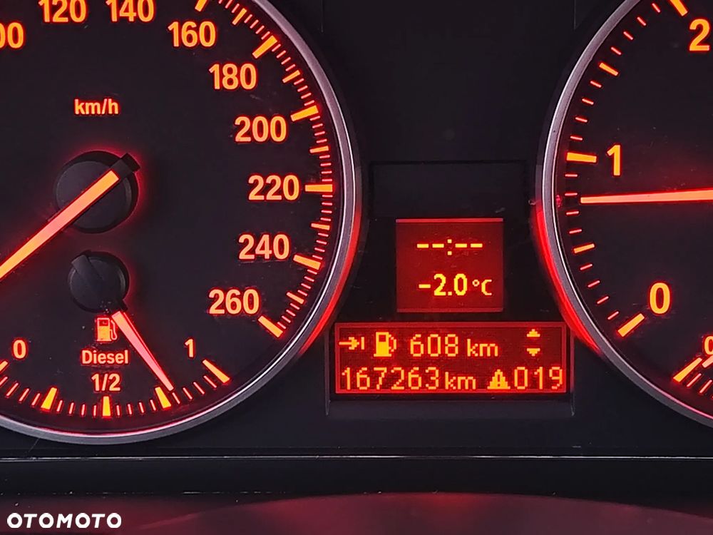 BMW Seria 3 318d - 35