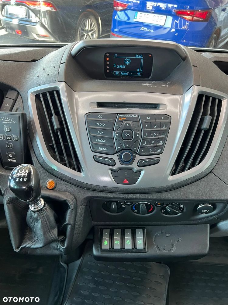 Ford Transit 350 Combi 2.2 TDCi Manual / BEZWYPADKOWY / GWARANCJA / 9 MIEJSC / SERWISOWANY / 1WŁ. / ORYGINALNY PRZEBIEG / RAMPA DLA INWALIDÓW - 28