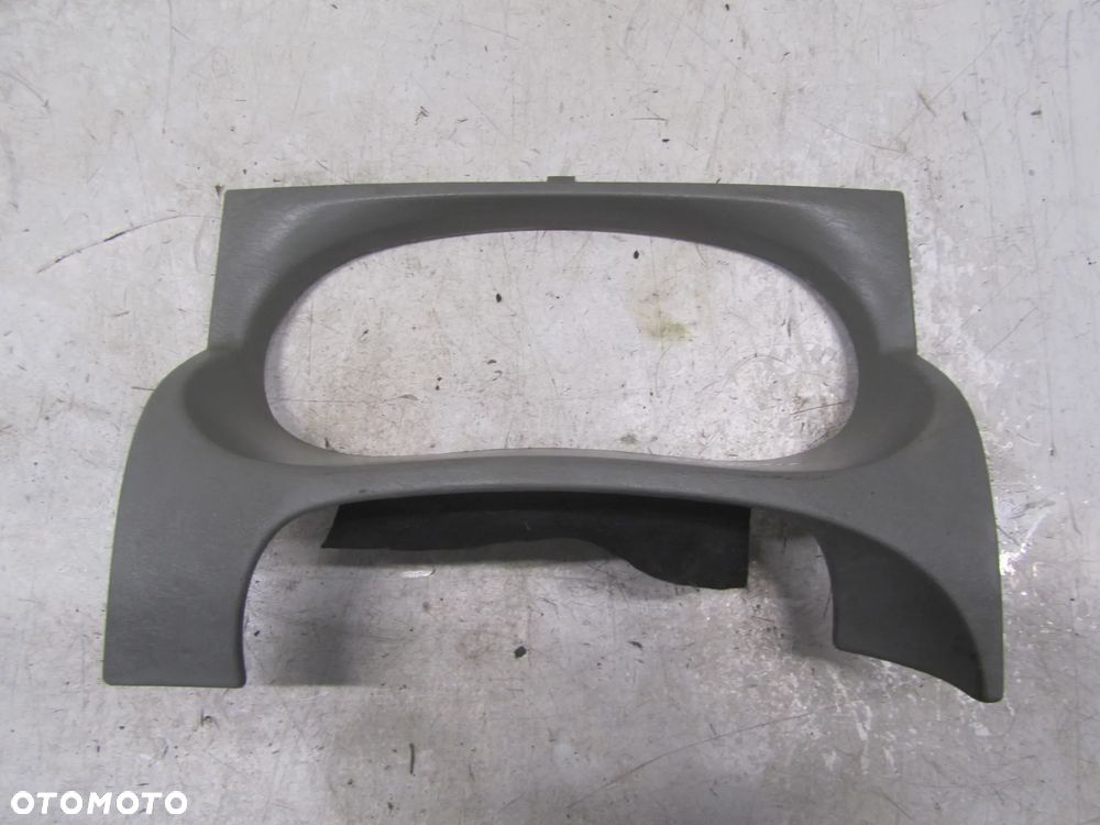 renault trafic-vivaro 00-14 obudowa licznika