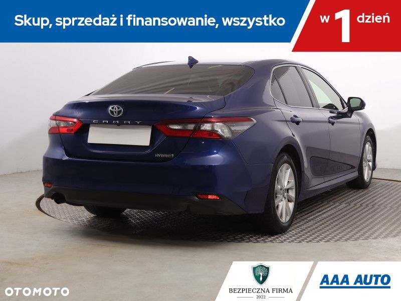 Toyota Camry - 7