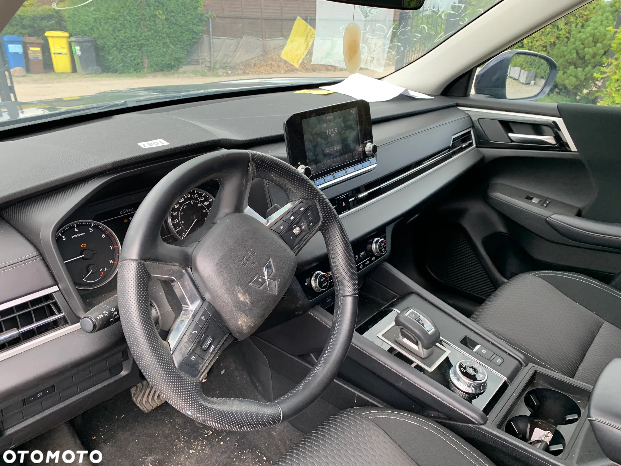 Mitsubishi Outlander - 10