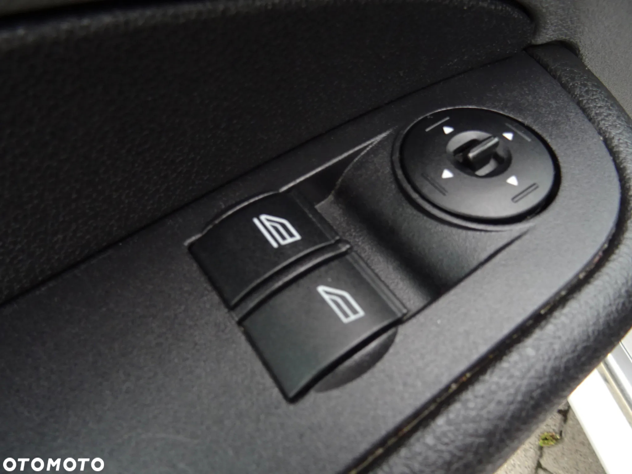 Ford Focus 1.8 White Magic - 23