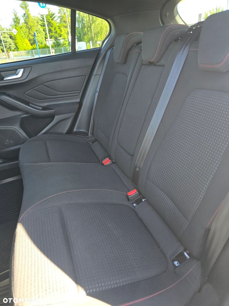 Ford Focus 1.5 EcoBoost ST-Line - 36