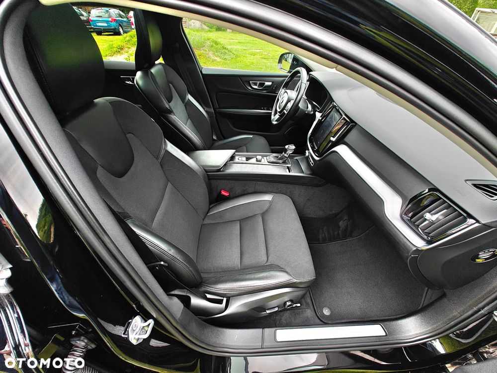 Volvo V60 D4 Geartronic Momentum Pro - 11