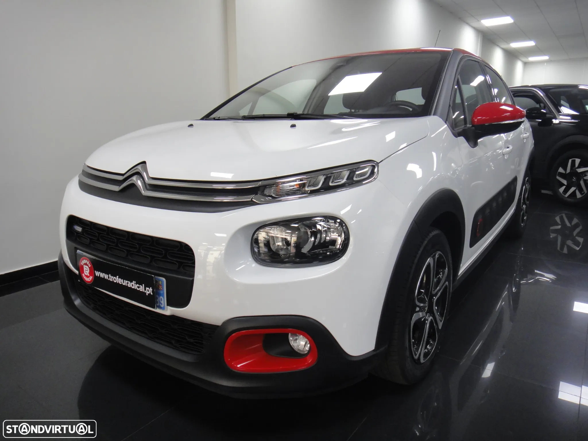 Citroën C3 1.2 PureTech Shine EAT6 - 3