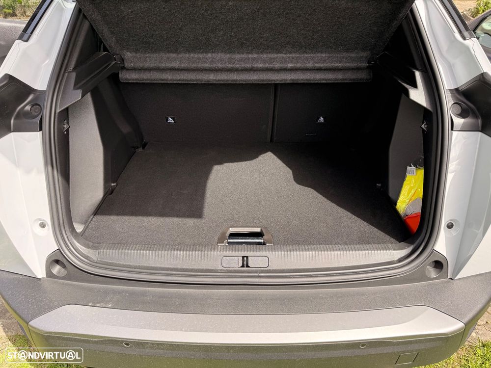 Peugeot 2008 1.2 PureTech GT Line EAT8 - 24