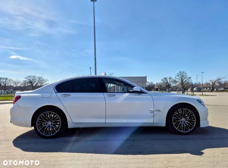 BMW Seria 7 750i xDrive - 1