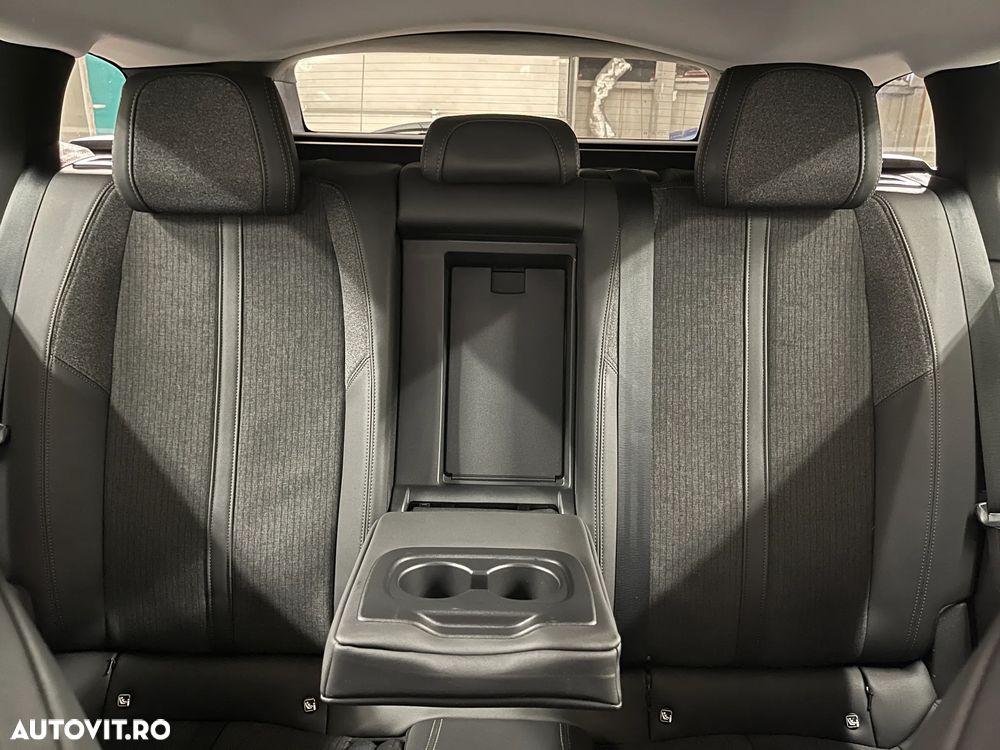 Peugeot 508 Plug-In Hybrid 225 e-EAT8 Allure Pack - 11