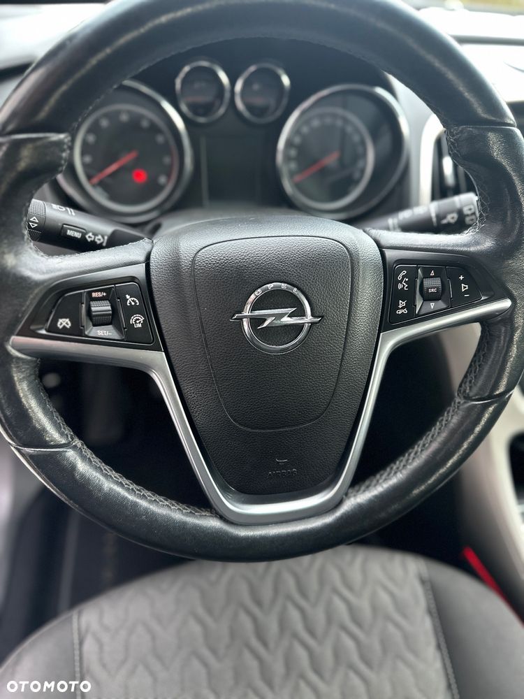 Opel Astra 1.4 Turbo - 9