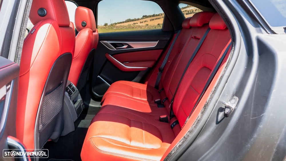 Jaguar F-Pace P400e AWD R-Dynamic HSE - 15