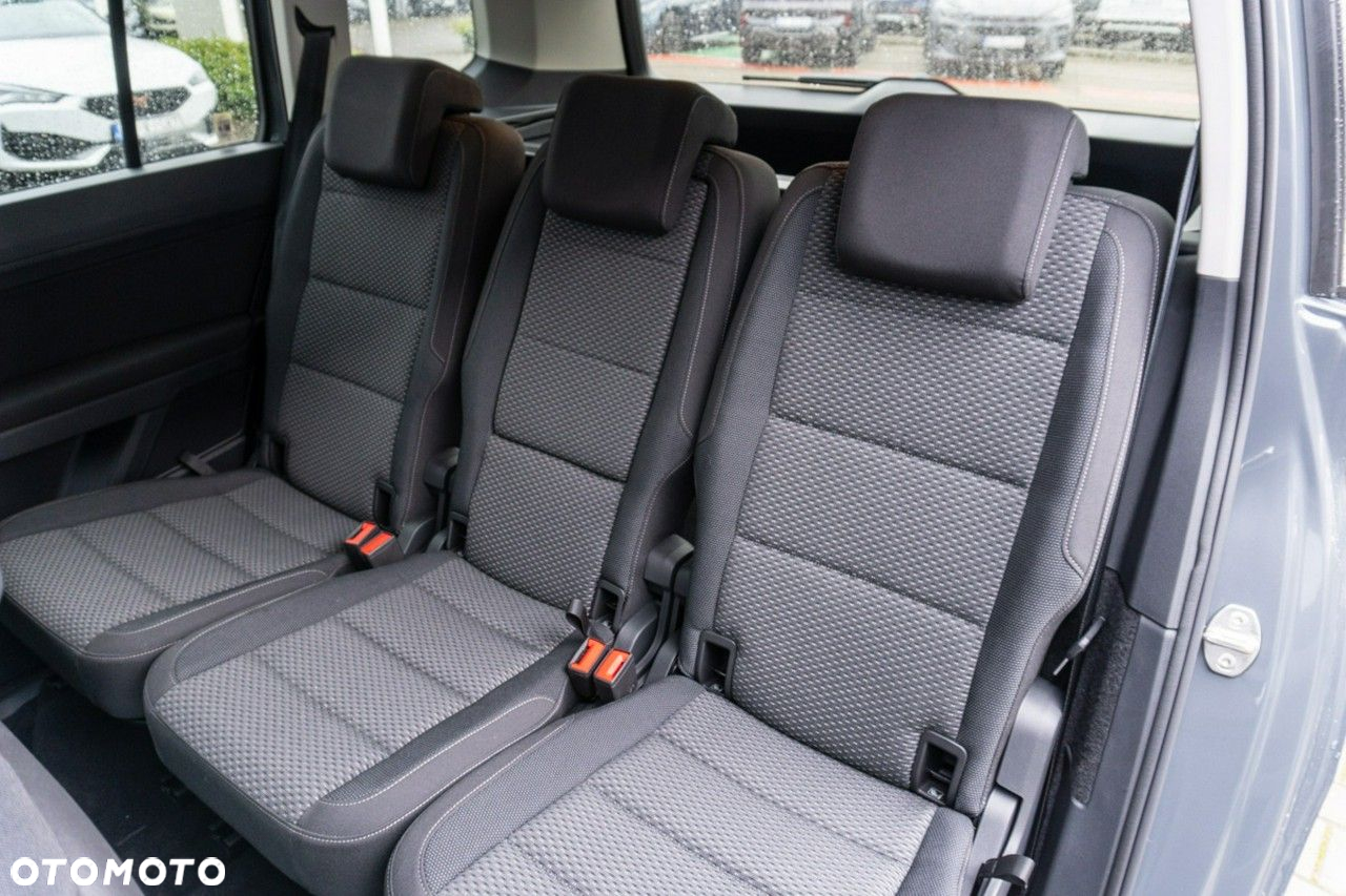 Volkswagen Touran - 15