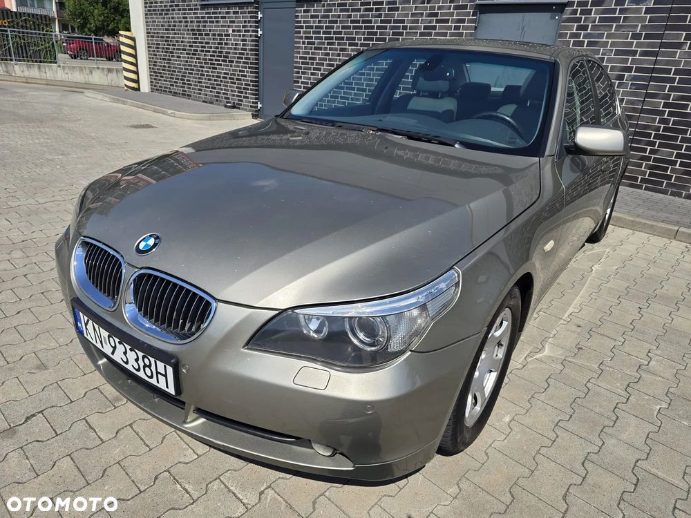 BMW Seria 5 523i - 5