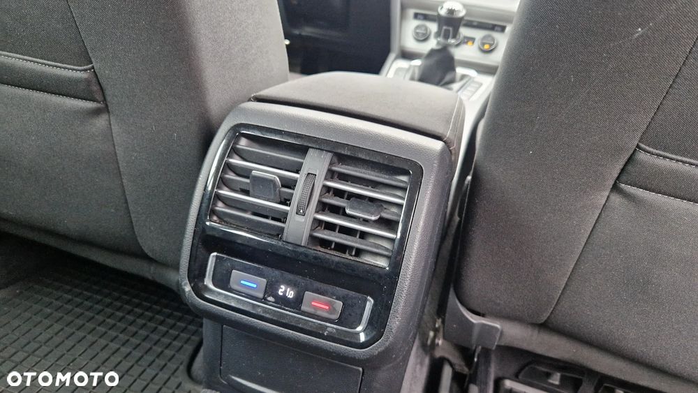 Volkswagen Passat Variant 2.0 TDI (BlueMotion Technology) Comfortline - 10