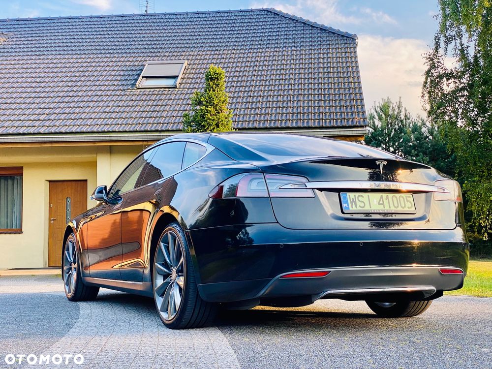 Tesla Model S Performance - 18