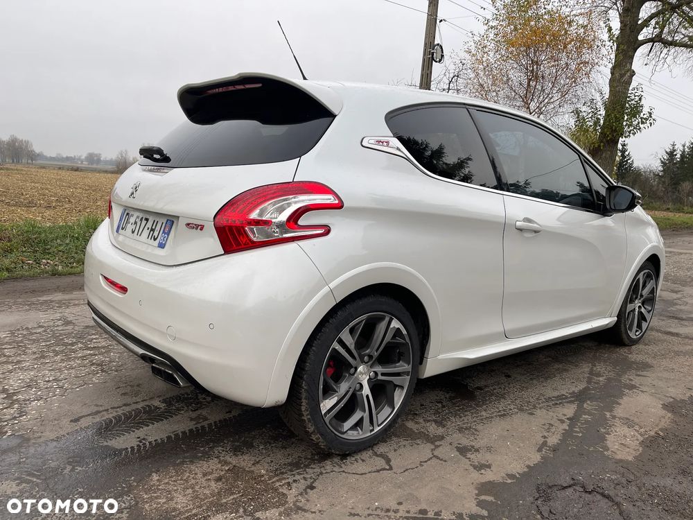 Peugeot 208 1.6 THP GTi - 23