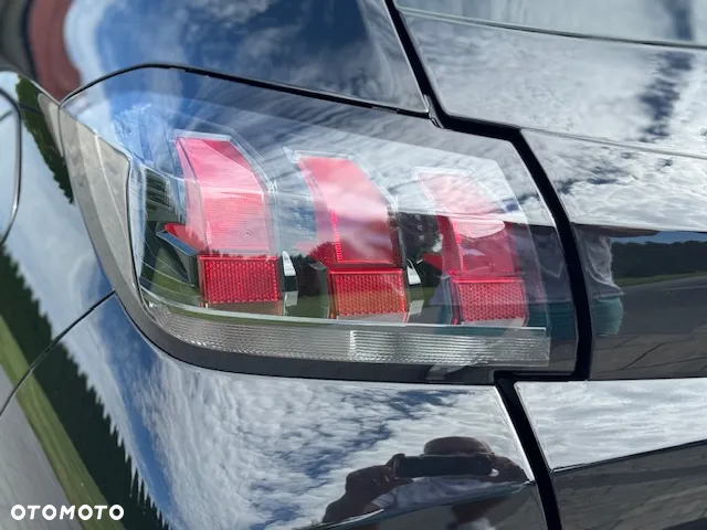Peugeot 208 - 30