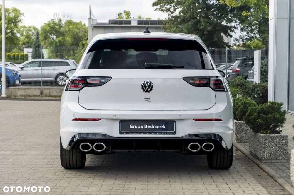 Volkswagen Golf - 8