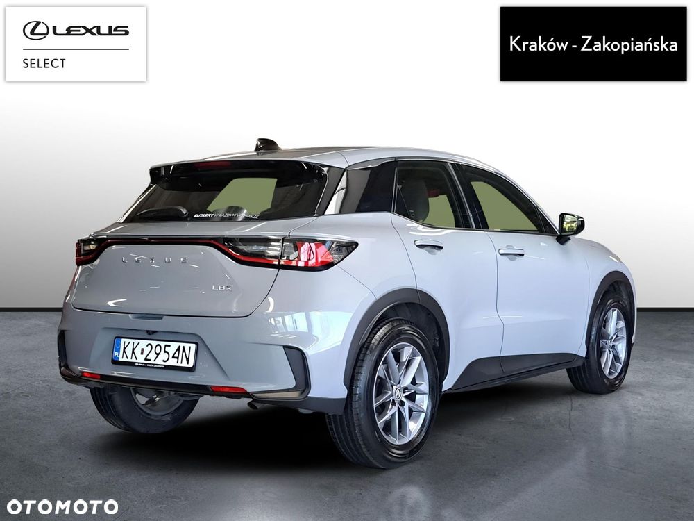 Lexus LBX 1.5 Hybrid - 10