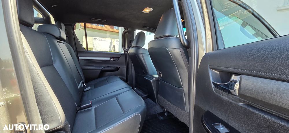 Toyota Hilux 2.8D 204CP 4x4 Double Cab AT Invincible - 14