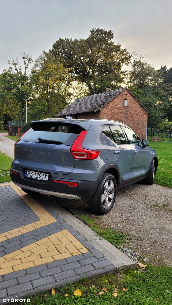 Volvo XC 40 T3 Momentum Pro - 4