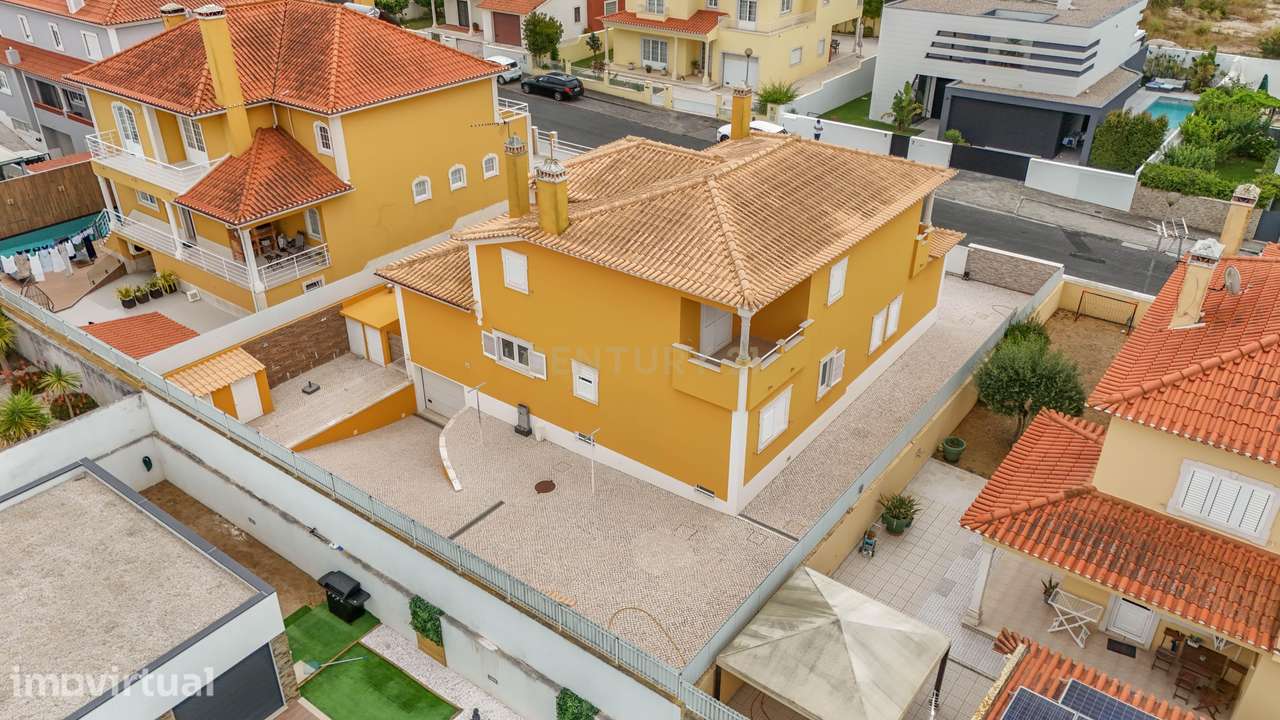 Elegante moradia T4, de arquitetura contemporânea, no coração de Torre - Grande imagem: 3/48