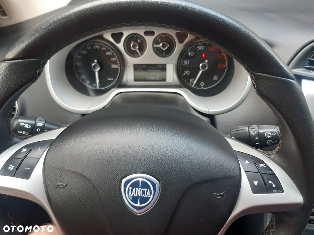 Lancia Delta 1.4 T-Jet 16v Oro - 9