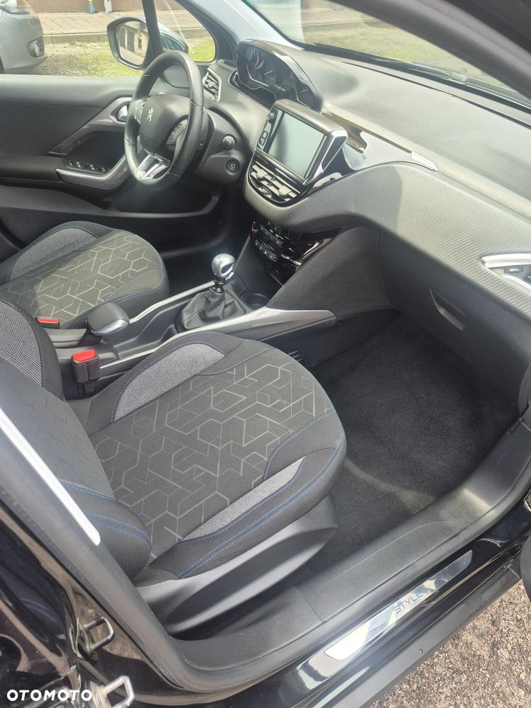 Peugeot 2008 PureTech 130 Active - 6