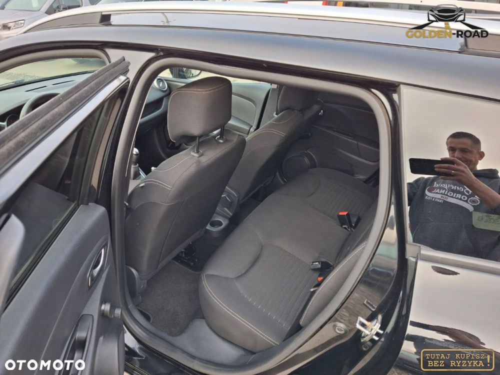 Renault Clio - 11