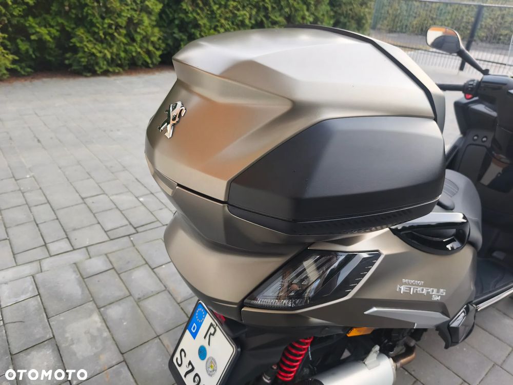 Peugeot Metropolis - 17