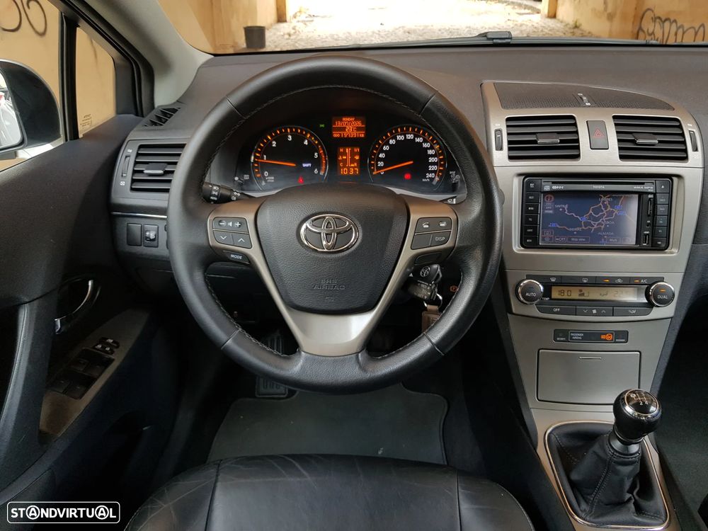 Toyota Avensis 2.0 D-4D Exclusive +Pele+GPS — fotografia 14