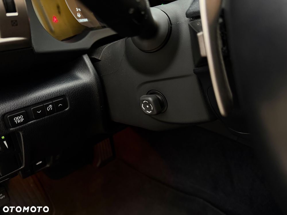 Lexus IS 300h Prestige - 16