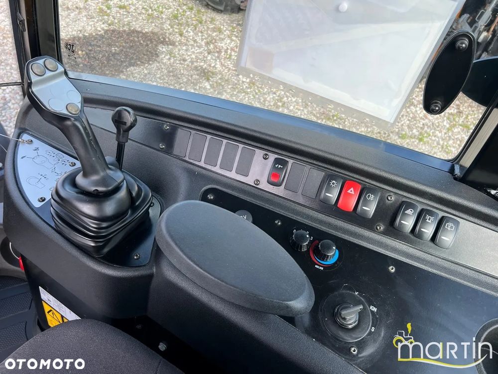 JCB 406 Toolmaster - 10