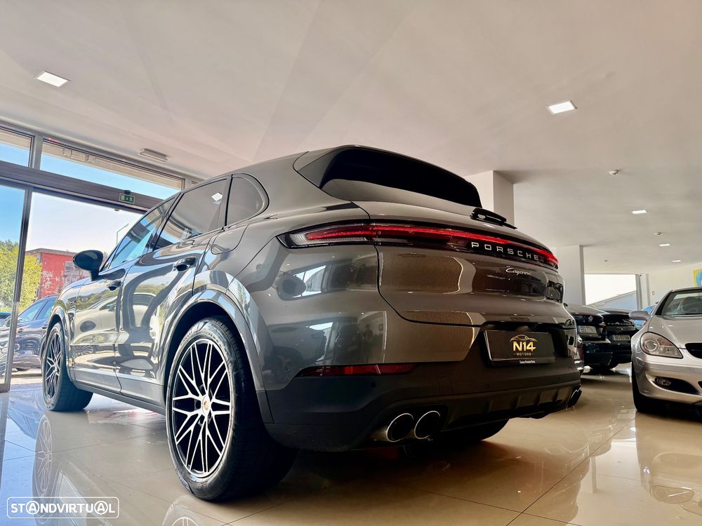 Porsche Cayenne - 22