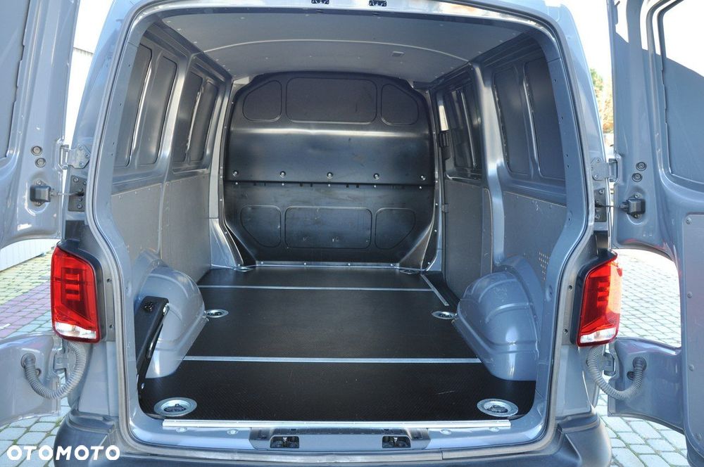 Volkswagen Transporter - 24