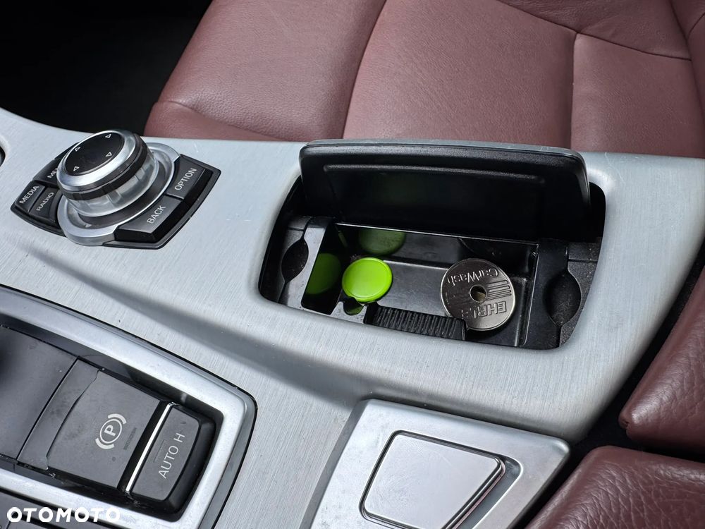 BMW Seria 5 525d xDrive - 37