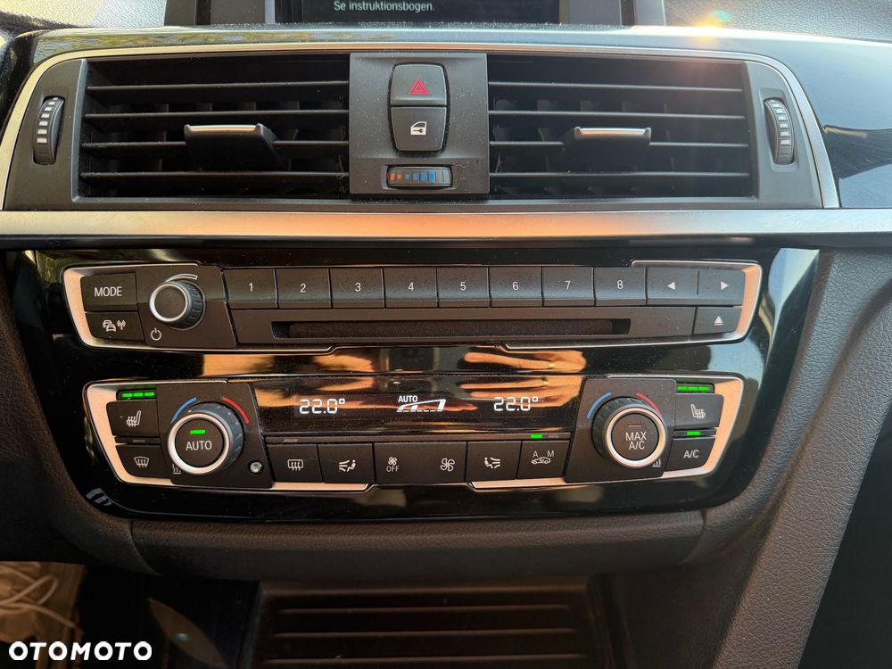 BMW Seria 3 320d Luxury Line - 30