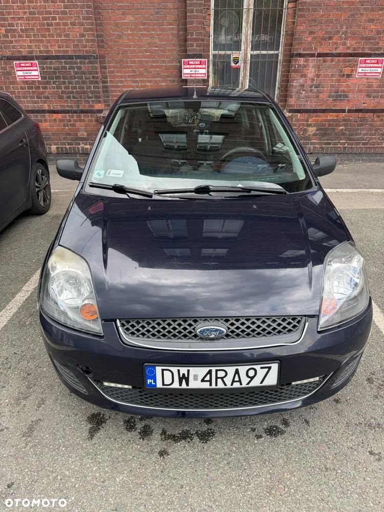 Ford Fiesta 1.3 Ambiente - 2