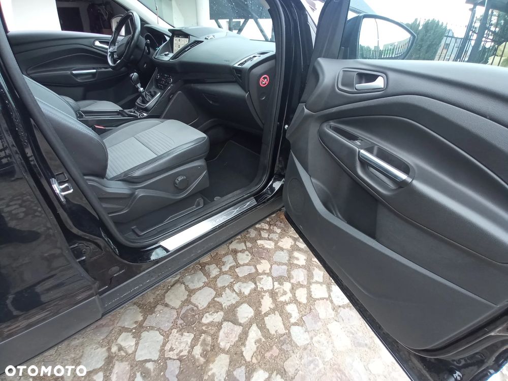 Ford Kuga 2.0 TDCi 4x4 Vignale - 26