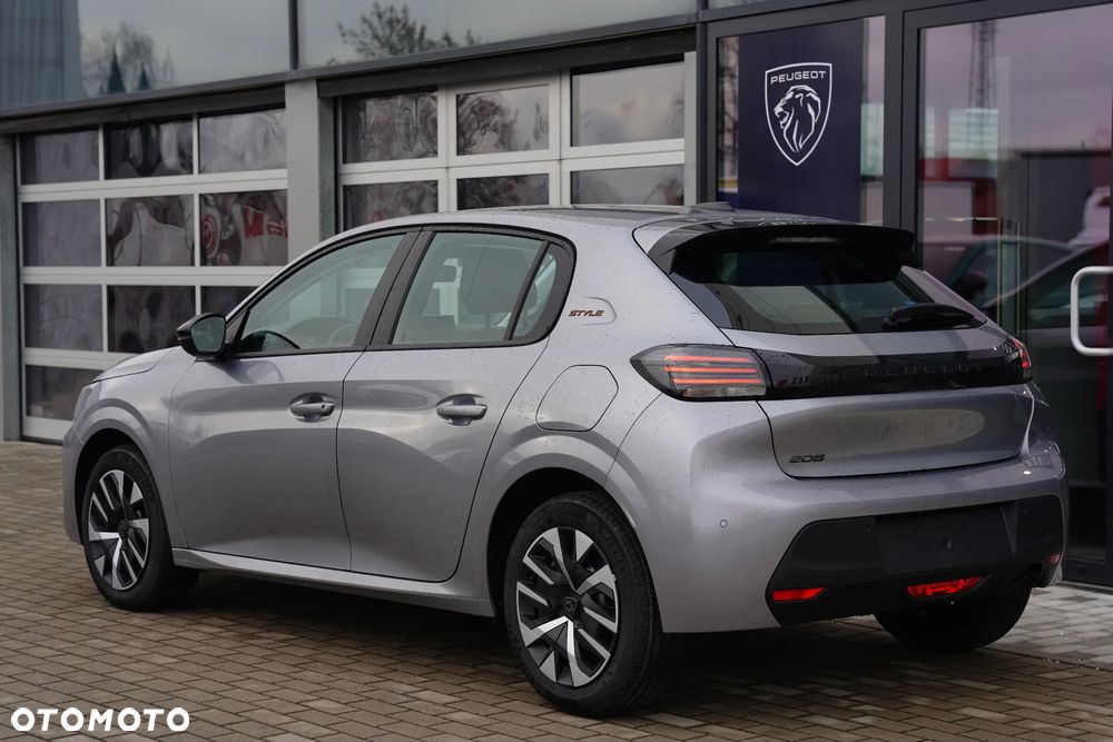Peugeot 208 - 4