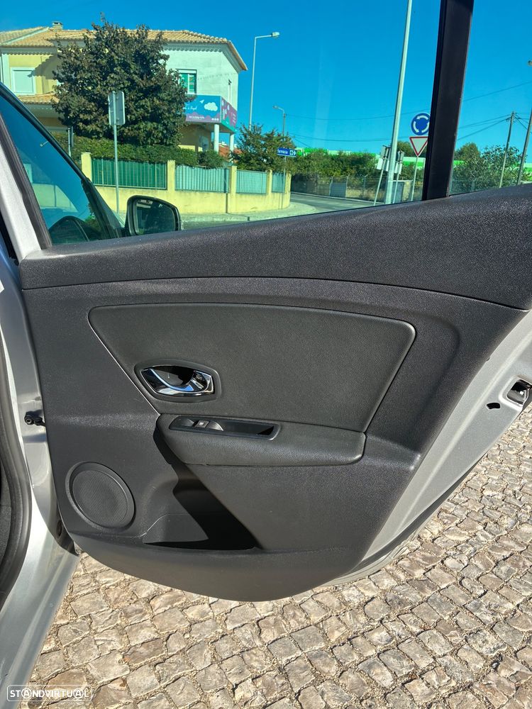Renault Mégane Sport Tourer 1.5 dCi GT Line - 26