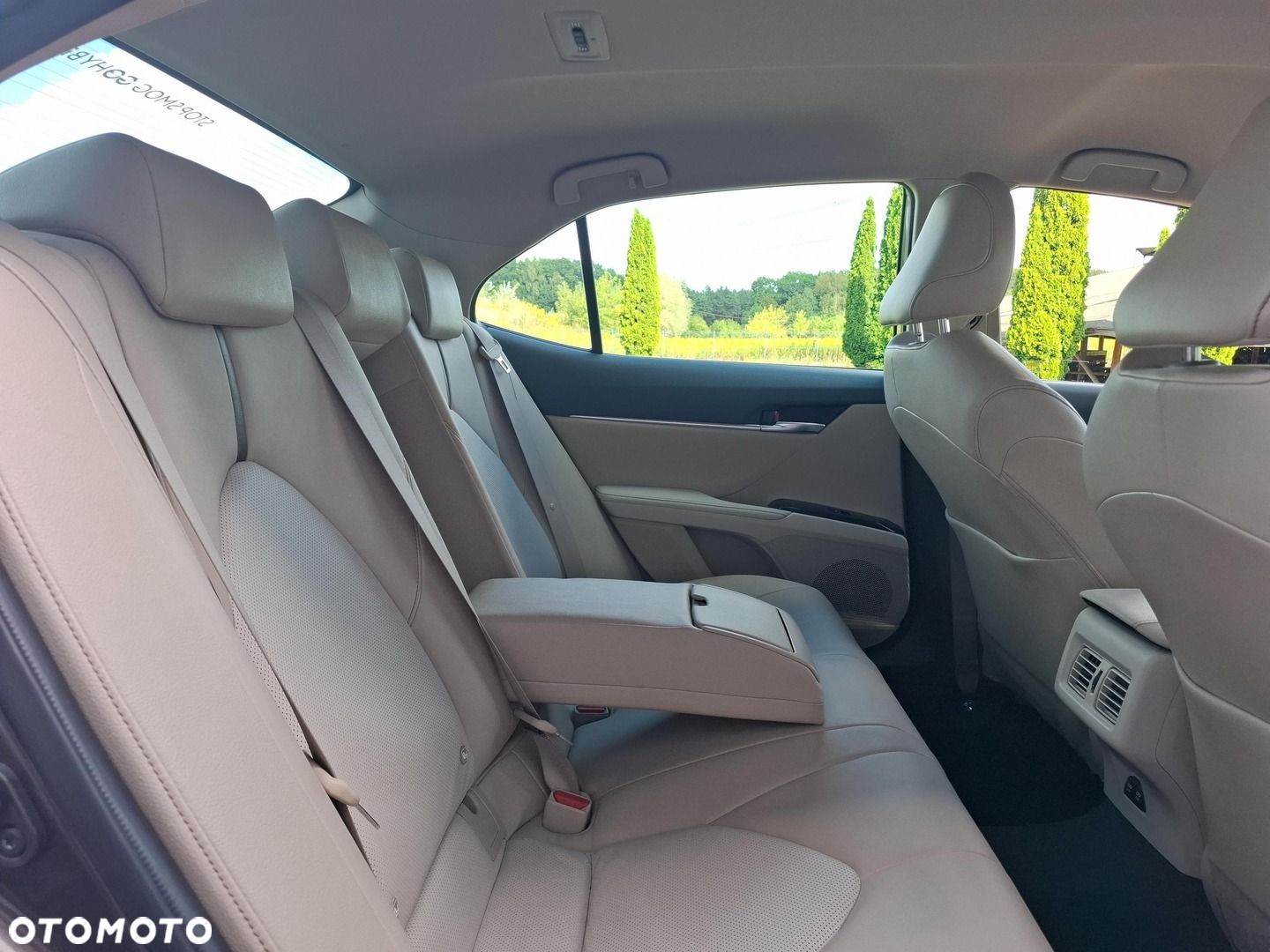 Toyota Camry 2.5 Hybrid Comfort CVT - 6