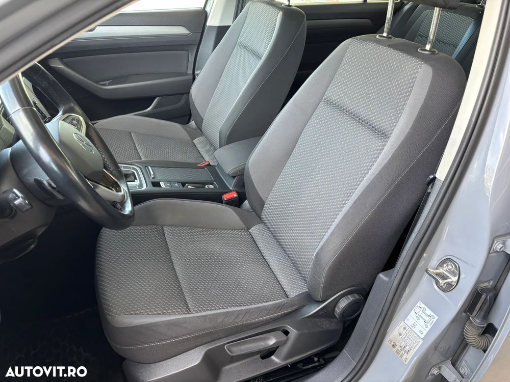 Volkswagen Passat - 31