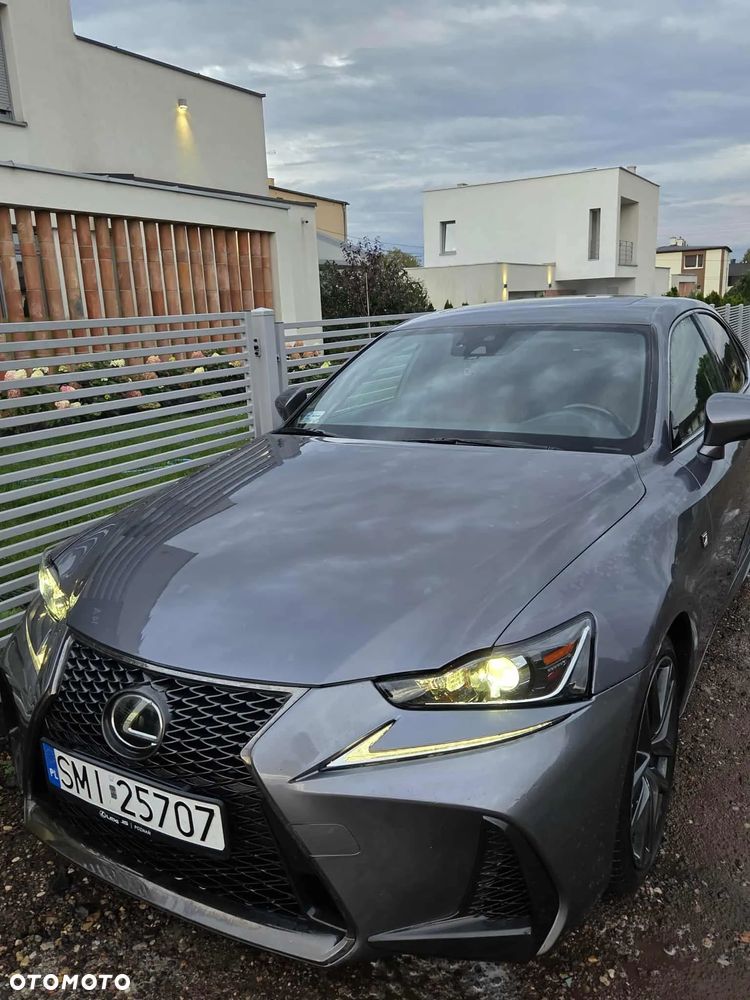 Lexus IS - 1