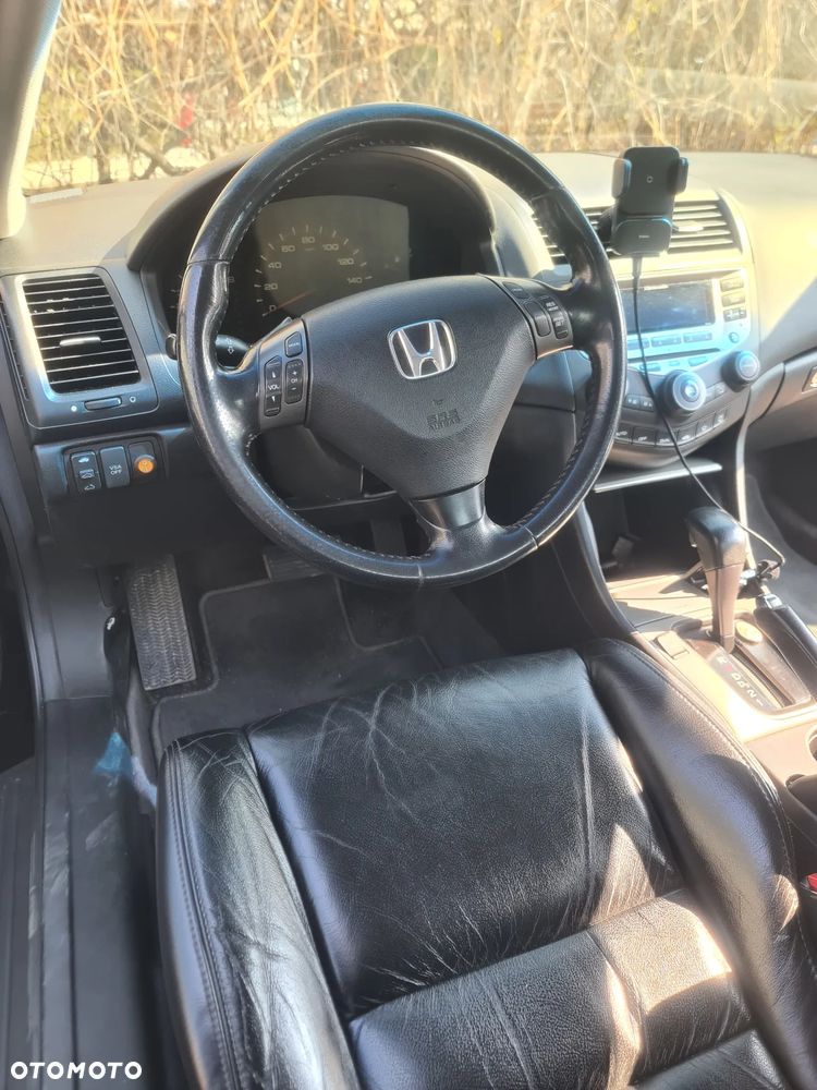 Honda Accord 3.0 V6 EX - 11